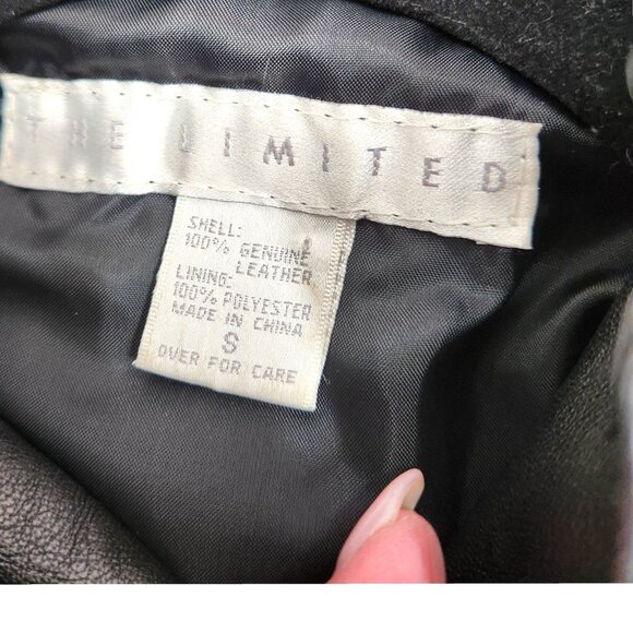 Vintage 90s LIMITED Women's Cropped Black Leather Jacket Stud Detail Size Small - Picture 9 of 10